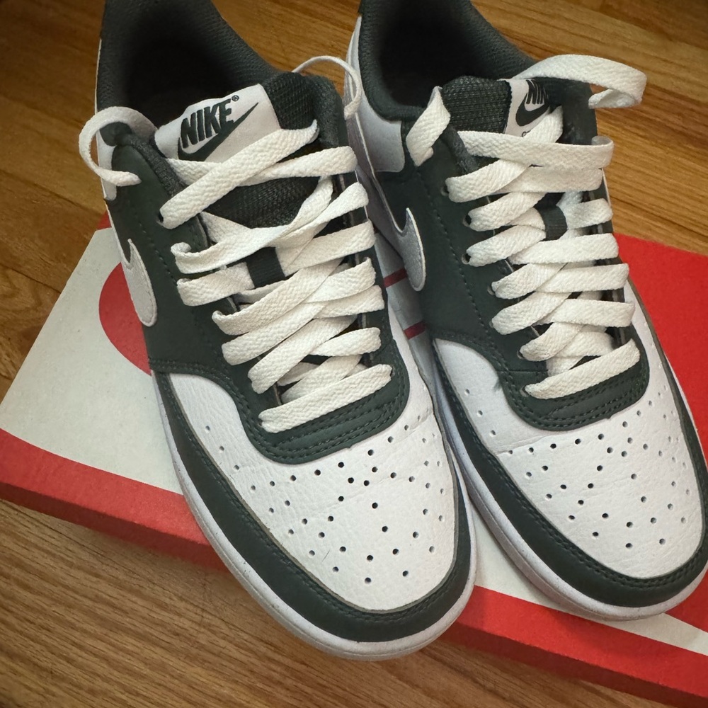 Nike Men's White and Dark Green Sneakers
